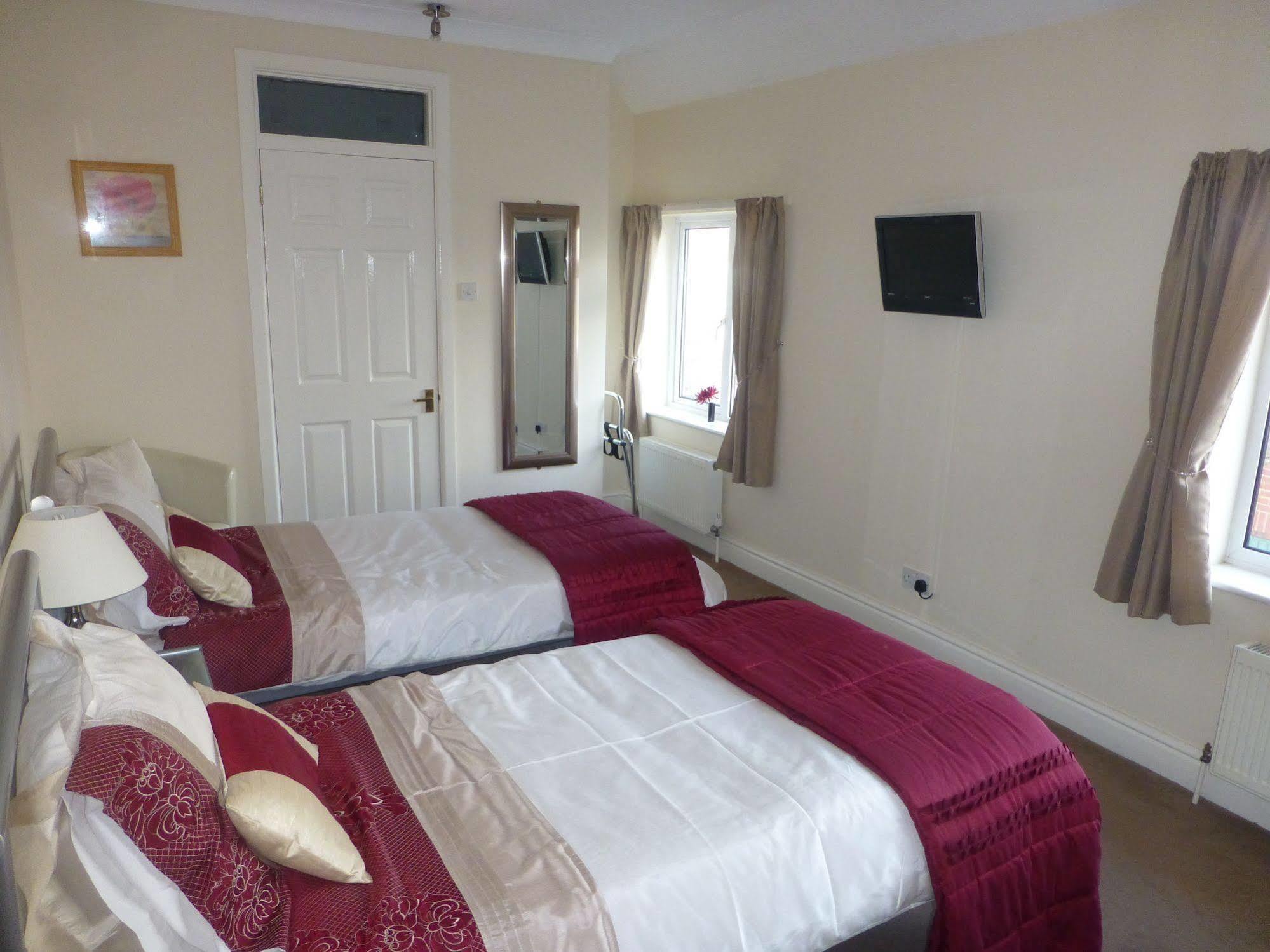 Beech Lodge Guest House New Milton Exteriör bild