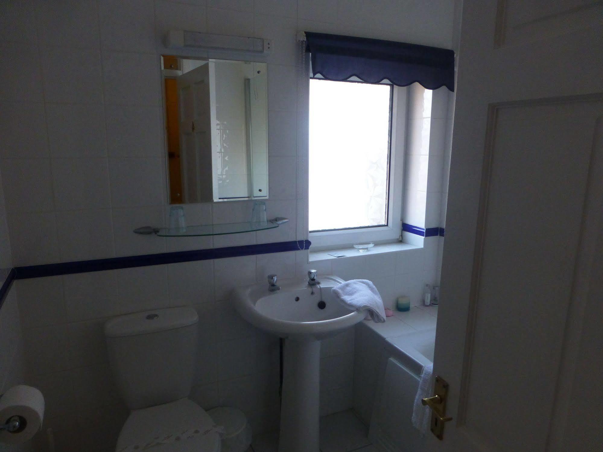 Beech Lodge Guest House New Milton Exteriör bild