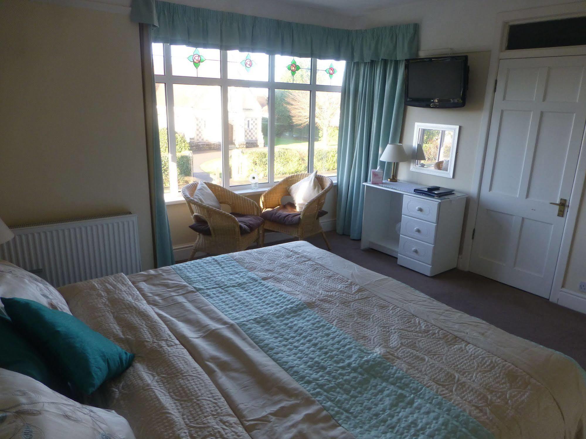 Beech Lodge Guest House New Milton Exteriör bild