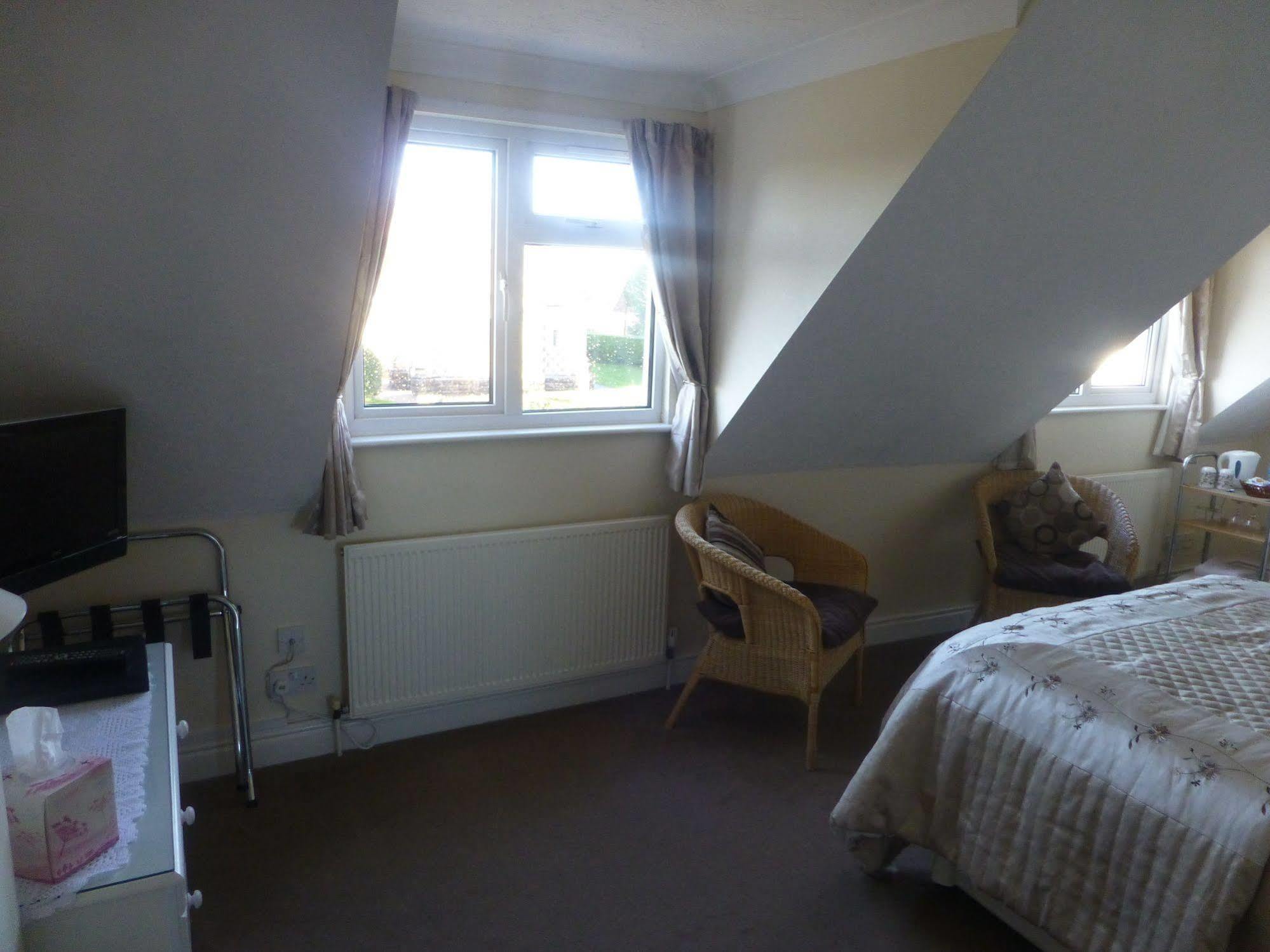 Beech Lodge Guest House New Milton Exteriör bild