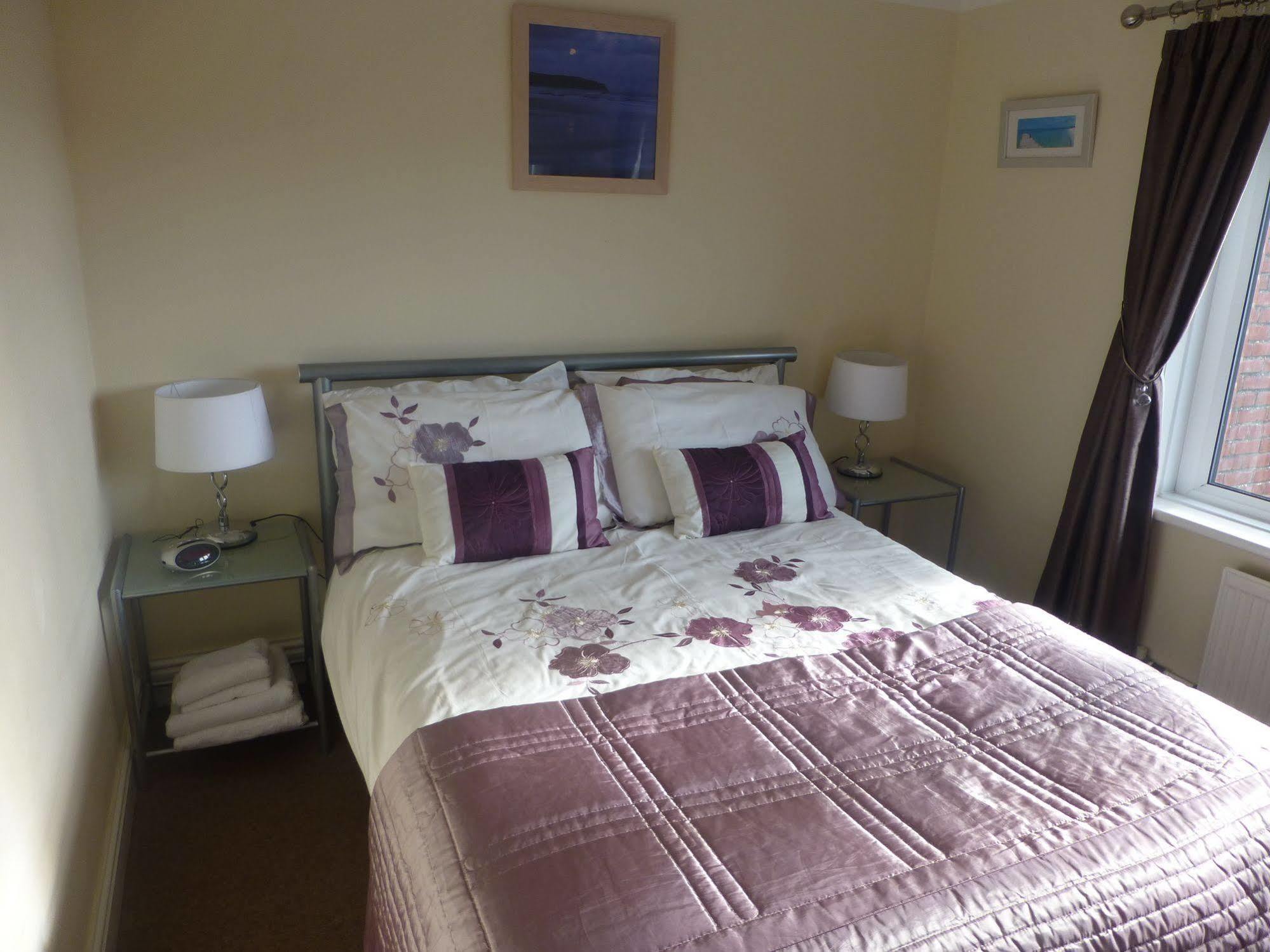 Beech Lodge Guest House New Milton Exteriör bild